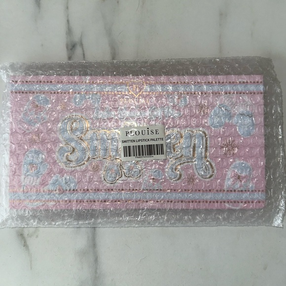 P Louise “Babe You’ve Got Me Smitten” Lipstick Palette - Picture 2 of 10